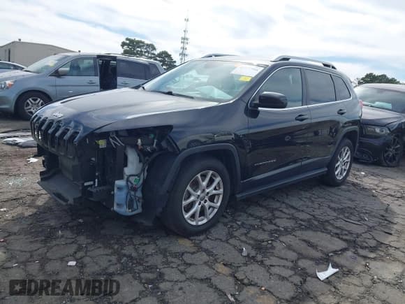 ✅ 2015 Jeep Cherokee Latitude • VIN: 1C4PJLCB1FW638418 • Lot: 43371908. Wystawiony na IAAI z przebiegiem 137 412 mil. Bezpłatny archiwum sprzedaży aukcyjnych z USA i szczegółowy raport historii pojazdu na DreamBid. Zdjęcie 18.