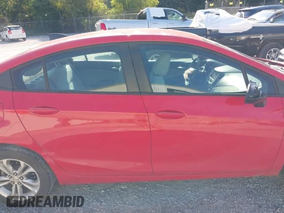 ✅ 2019 Chevrolet Cruze LS • VIN: 1G1BC5SM0K7107548 • Lot: 43170884. Listed on IAAI with 96,864 mi. Free auction sales archive from the USA and detailed vehicle history report at DreamBid. Image 13.
