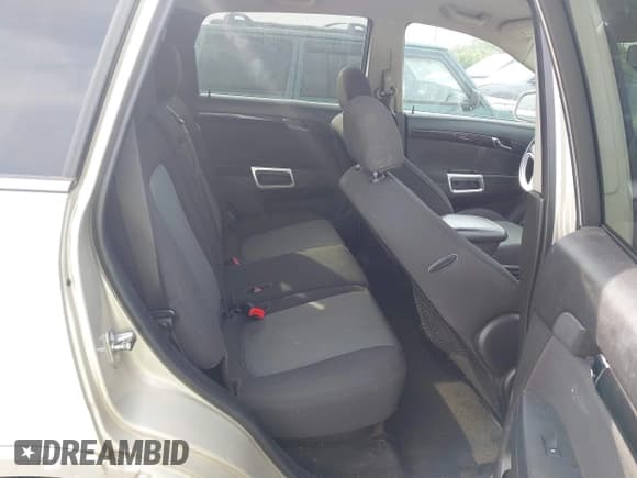 ✅ 2013 Chevrolet Captiva Sport LT • VIN: 3GNAL3EK2DS637422 • Lot: 42491071. Wystawiony na IAAI z przebiegiem 117 458 mil. Bezpłatny archiwum sprzedaży aukcyjnych z USA i szczegółowy raport historii pojazdu na DreamBid. Zdjęcie 8.