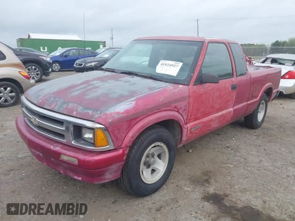 ✅ 1995 Chevrolet S-10 LS • VIN: 1GCCS1942S8186938 • Лот: 41924927. Опубликован ранее на IAAI с пробегом 290 015 миль. Бесплатный доступ к архиву аукционных продаж из США и подробный отчёт об истории автомобиля на DreamBid. Изображение 2.