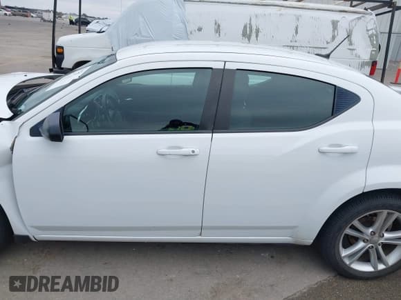 ✅ 2014 Dodge Avenger SE • VIN: 1C3CDZABXEN181225 • Лот: 41417185. Опубликован ранее на IAAI с пробегом 91 958 миль. Бесплатный доступ к архиву аукционных продаж из США и подробный отчёт об истории автомобиля на DreamBid. Изображение 14.