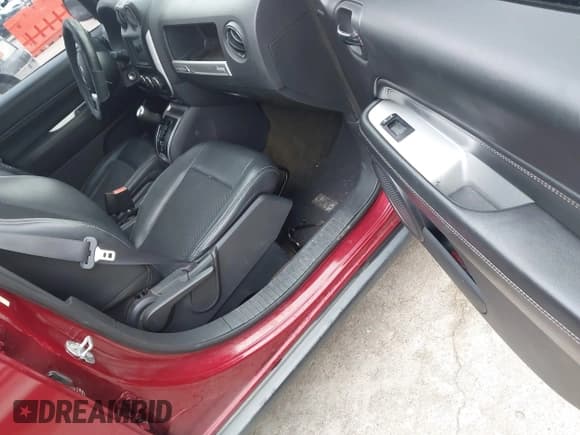 ✅ 2017 Jeep Compass Latitude • VIN: 1C4NJCEB3HD198107 • Lot: 43823961. Wystawiony na IAAI z przebiegiem 181 621 mil. Bezpłatny archiwum sprzedaży aukcyjnych z USA i szczegółowy raport historii pojazdu na DreamBid. Zdjęcie 5.