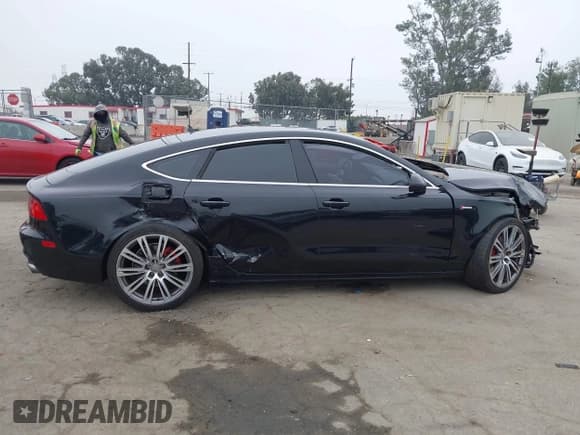 ✅ 2013 Audi A7 Premium Plus • VIN: WAUYGAFC7DN101757 • Lot: 42485884. Listed on IAAI with 135,330 mi. Free auction sales archive from the USA and detailed vehicle history report at DreamBid. Image 13.