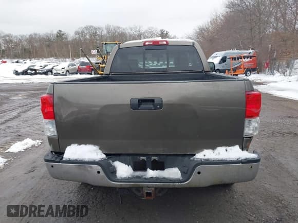 ✅ 2010 Toyota Tundra • VIN: 5TFKY5F1XAX004063 • Lot: 41497229. Listed on IAAI with 206,347 mi. Free auction sales archive from the USA and detailed vehicle history report at DreamBid. Image 16.