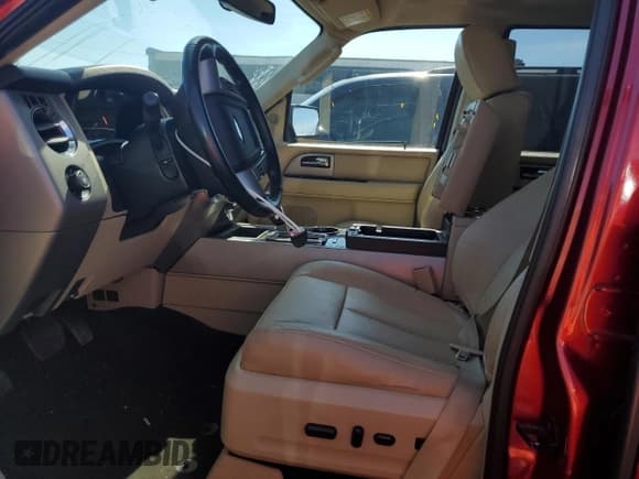 ✅ 2015 Ford Expedition Limited • VIN: 1FMJU2AT2FEF41748 • Lot: 82128915. Wystawiony na Copart z przebiegiem 153 162 mil. Bezpłatny archiwum sprzedaży aukcyjnych z USA i szczegółowy raport historii pojazdu na DreamBid. Zdjęcie 7.