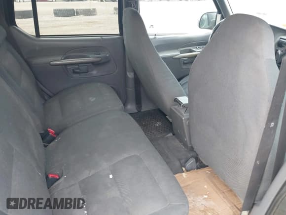 ✅ 2001 Ford Explorer Sport Trac • VIN: 1FMZU67E21UA82075 • Lot: 43336694. Listed on IAAI with Not provided. Free auction sales archive from the USA and detailed vehicle history report at DreamBid. Image 8.