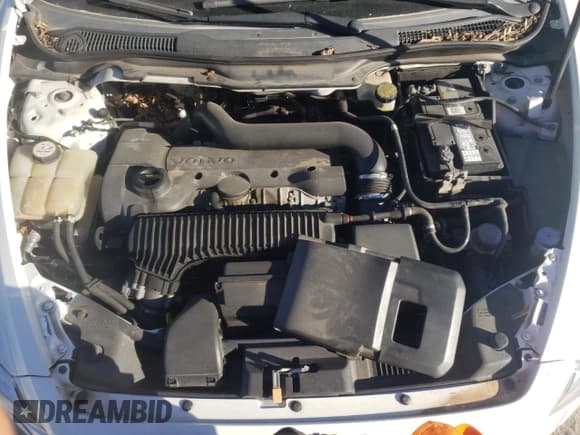 ✅ 2013 Volvo C70 T5 • VIN: YV1672MC5DJ142196 • Lot: 75637834. Wystawiony na Copart z przebiegiem 92 897 mil. Bezpłatny archiwum sprzedaży aukcyjnych z USA i szczegółowy raport historii pojazdu na DreamBid. Zdjęcie 11.