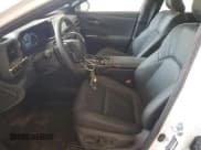 ✅ 2025 Toyota Crown XLE • VIN: JTDACAAJ0S3017083 • Lot: 80668275. Wystawiony na Copart z przebiegiem 2 660 mil. Bezpłatny archiwum sprzedaży aukcyjnych z USA i szczegółowy raport historii pojazdu na DreamBid. Zdjęcie 7.