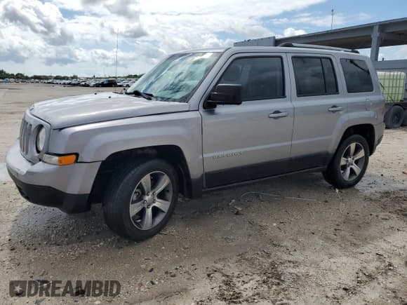 ✅ 2016 Jeep Patriot High Altitude • VIN: 1C4NJPFA4GD643661 • Lot: 56560975. Wystawiony na Copart z przebiegiem 51 431 mil. Bezpłatny archiwum sprzedaży aukcyjnych z USA i szczegółowy raport historii pojazdu na DreamBid. Zdjęcie 1.