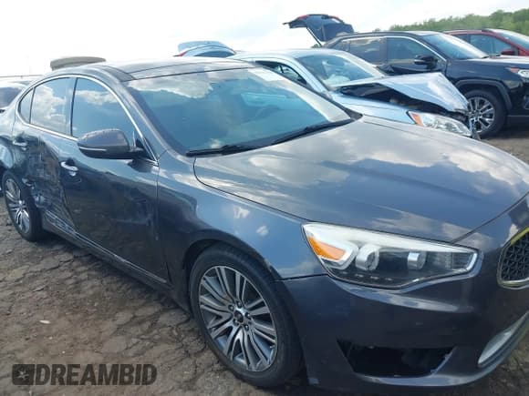 ✅ 2016 Kia Cadenza Premium • VIN: KNALN4D74G5218076 • Lot: 42123328. Wystawiony na IAAI z przebiegiem 184 792 mil. Bezpłatny archiwum sprzedaży aukcyjnych z USA i szczegółowy raport historii pojazdu na DreamBid. Zdjęcie 6.