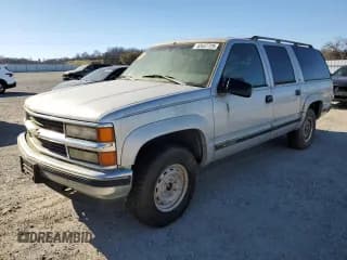 ✅ 1996 Chevrolet Suburban • VIN: 3GNFK16R8TG110205 • Lot: 42637725. Wystawiony na Copart z przebiegiem 308 900 mil. Bezpłatny archiwum sprzedaży aukcyjnych z USA i szczegółowy raport historii pojazdu na DreamBid. Zdjęcie 1.