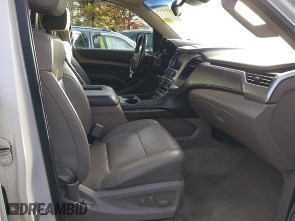 ✅ 2015 Chevrolet Suburban LT • VIN: 1GNSKJKC6FR502961 • Lot: 43542838. Wystawiony na IAAI z przebiegiem 151 612 mil. Bezpłatny archiwum sprzedaży aukcyjnych z USA i szczegółowy raport historii pojazdu na DreamBid. Zdjęcie 5.