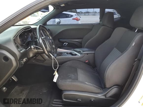 ✅ 2019 Dodge Challenger R/T • VIN: 2C3CDZBT5KH708793 • Lot: 69620894. Wystawiony na Copart z przebiegiem 37 271 mil. Bezpłatny archiwum sprzedaży aukcyjnych z USA i szczegółowy raport historii pojazdu na DreamBid. Zdjęcie 7.