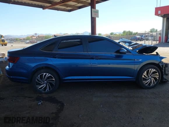 ✅ 2020 Volkswagen Jetta SEL • VIN: 3VWE57BU6LM091161 • Lot: 42459117. Listed on IAAI with 49,466 mi. Free auction sales archive from the USA and detailed vehicle history report at DreamBid. Image 13.