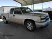 2006 Chevrolet Silverado 1500 LT2 z VIN 2GCEC19T361108349, wystawiony jako Copart lot #62504375 z przebiegiem 416 192 mil mil oraz Szkoda całkowita • Salvage title. Historia ofert i sprzedaży dostępna na DreamBid. Obrazek 4.