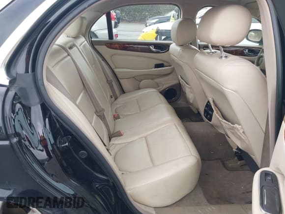 ✅ 2004 Jaguar XJ 8 • VIN: SAJWA71C34SG25046 • Lot: 43320014. Listed on IAAI with 162,777 mi. Free auction sales archive from the USA and detailed vehicle history report at DreamBid. Image 8.