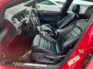 ✅ 2018 Volkswagen Golf GTI S • VIN: 3VW547AU0JM267235 • Lot: 69916085. Wystawiony na Copart z przebiegiem 110 261 mil. Bezpłatny archiwum sprzedaży aukcyjnych z USA i szczegółowy raport historii pojazdu na DreamBid. Zdjęcie 7.