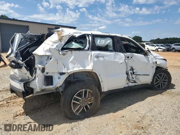 ✅ 2022 Jeep Grand Cherokee Limited • VIN: 1C4RJFBG6NC120859 • Лот: 69646365. Опубликован ранее на Copart с пробегом Не указан. Бесплатный доступ к архиву аукционных продаж из США и подробный отчёт об истории автомобиля на DreamBid. Изображение 3.