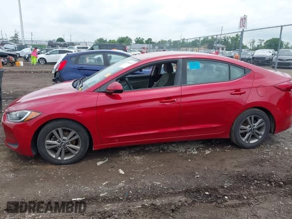 ✅ 2018 Hyundai Elantra Limited • VIN: 5NPD84LF3JH259443 • Lot: 42516479. Listed on IAAI with 96,123 mi. Free auction sales archive from the USA and detailed vehicle history report at DreamBid. Image 14.