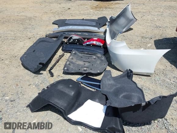 ✅ 2016 Toyota Camry XSE • VIN: 4T1BK1FK6GU570374 • Lot: 42241531. Listed on IAAI with 99,935 mi. Free auction sales archive from the USA and detailed vehicle history report at DreamBid. Image 12.