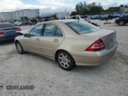 ✅ 2005 Mercedes-Benz C 240 • VIN: WDBRF81J65F667041 • Лот: 82450355. Опубликован ранее на Copart с пробегом 145 521 миль. Бесплатный доступ к архиву аукционных продаж из США и подробный отчёт об истории автомобиля на DreamBid. Изображение 2.
