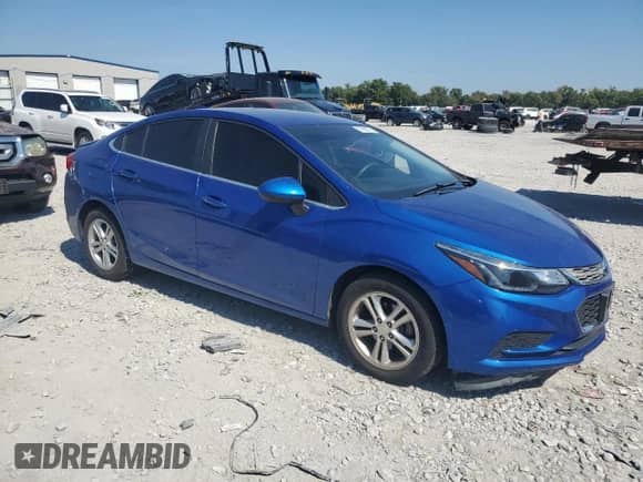 2018 Chevrolet Cruze LT z VIN 1G1BE5SM3J7247196, wystawiony jako Copart lot #71888795 z przebiegiem 88 509 mil mil oraz Szkoda całkowita • Salvage title. Historia ofert i sprzedaży dostępna na DreamBid. Obrazek 4.