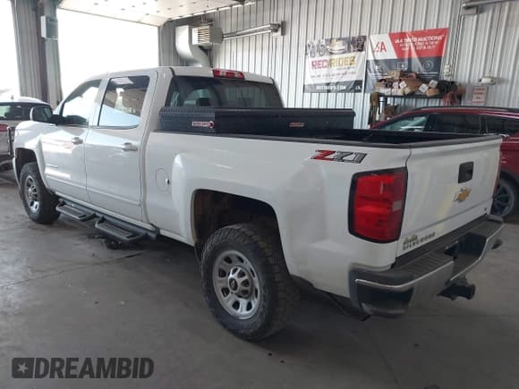 ✅ 2019 Chevrolet Silverado 2500HD LT • VIN: 1GC1KSEG3KF137272 • Lot: 39880414. Wystawiony na IAAI z przebiegiem 158 275 mil. Bezpłatny archiwum sprzedaży aukcyjnych z USA i szczegółowy raport historii pojazdu na DreamBid. Zdjęcie 3.