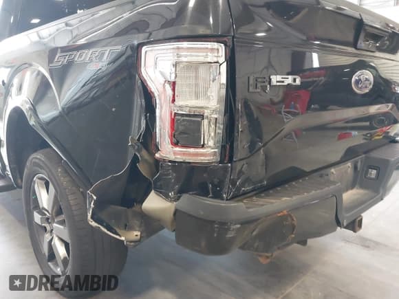 ✅ 2015 Ford F-150 XLT • VIN: 1FTEW1EG6FFA45336 • Lot: 42697508. Wystawiony na IAAI z przebiegiem 128 887 mil. Bezpłatny archiwum sprzedaży aukcyjnych z USA i szczegółowy raport historii pojazdu na DreamBid. Zdjęcie 6.