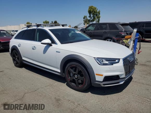 ✅ 2017 Audi allroad A4 Premium Plus • VIN: WA18NAF41HA098539 • Лот: 64698365. Опубликован ранее на Copart с пробегом 61 415 миль. Бесплатный доступ к архиву аукционных продаж из США и подробный отчёт об истории автомобиля на DreamBid. Изображение 4.