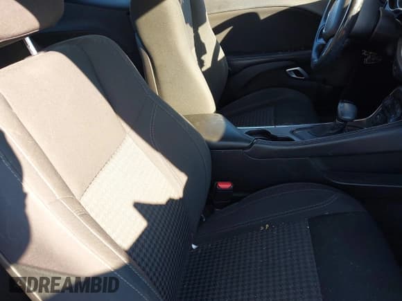 ✅ 2018 Dodge Challenger R/T • VIN: 2C3CDZBT3JH294394 • Lot: 43434247. Wystawiony na IAAI z przebiegiem 103 997 mil. Bezpłatny archiwum sprzedaży aukcyjnych z USA i szczegółowy raport historii pojazdu na DreamBid. Zdjęcie 5.