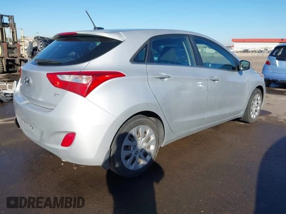 ✅ 2016 Hyundai Elantra • VIN: KMHD35LH0GU323082 • Lot: 43620932. Listed on IAAI with 120,061 mi. Free auction sales archive from the USA and detailed vehicle history report at DreamBid. Image 4.