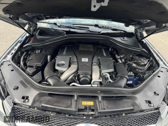 ✅ 2016 Mercedes-Benz GLE 63 S AMG • VIN: 4JGED7FBXGA010286 • Lot: 65643305. Wystawiony na Copart z przebiegiem 96 771 mil. Bezpłatny archiwum sprzedaży aukcyjnych z USA i szczegółowy raport historii pojazdu na DreamBid. Zdjęcie 8.