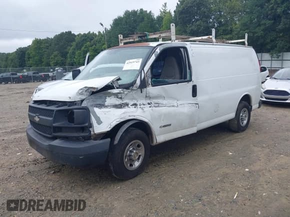 ✅ 2005 Chevrolet Express Cargo • VIN: 1GCGG25V051140061 • Лот: 42919743. Опубликован ранее на IAAI с пробегом 448 511 миль. Бесплатный доступ к архиву аукционных продаж из США и подробный отчёт об истории автомобиля на DreamBid. Изображение 2.