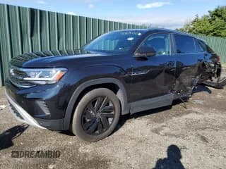 ✅ 2023 Volkswagen Atlas SE • VIN: 1V2JC2CA9PC213466 • Lot: 63170863. Wystawiony na Copart z przebiegiem 15 611 mil. Bezpłatny archiwum sprzedaży aukcyjnych z USA i szczegółowy raport historii pojazdu na DreamBid. Zdjęcie 1.