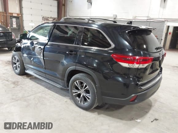 ✅ 2019 Toyota Highlander LE • VIN: 5TDBZRFH9KS939129 • Lot: 42474679. Wystawiony na IAAI z przebiegiem 49 532 mil. Bezpłatny archiwum sprzedaży aukcyjnych z USA i szczegółowy raport historii pojazdu na DreamBid. Zdjęcie 3.