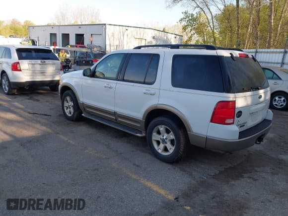✅ 2003 Ford Explorer Eddie Bauer • VIN: 1FMZU74W33ZB04853 • Lot: 42210642. Listed on IAAI with 172,842 mi. Free auction sales archive from the USA and detailed vehicle history report at DreamBid. Image 3.