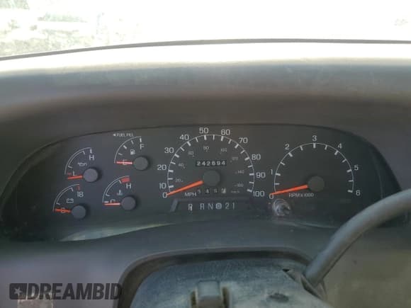 ✅ 2000 Ford F-250 XL • VIN: 1FTNF21L7YEB05366 • Lot: 64141555. Listed on Copart with 242,694 mi. Free auction sales archive from the USA and detailed vehicle history report at DreamBid. Image 9.