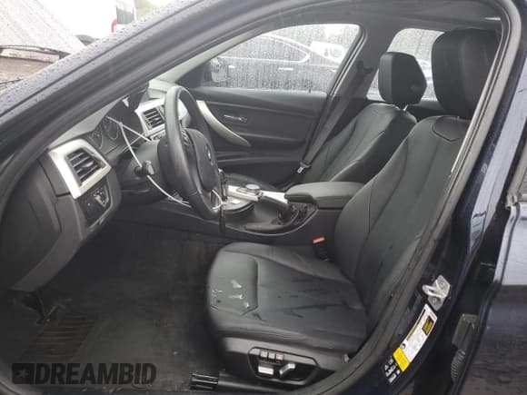 ✅ 2017 BMW 3 Series 320i xDrive • VIN: WBA8A3C3XHK693082 • Лот: 69841245. Опубликован ранее на Copart с пробегом 91 349 миль. Бесплатный доступ к архиву аукционных продаж из США и подробный отчёт об истории автомобиля на DreamBid. Изображение 7.