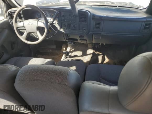 2003 Chevrolet Silverado 2500 LT с VIN 1GCGK29UX3Z197057, выставлен на аукционе Copart как лот 47125995 с пробегом 139 990 миль миль и Списание • Salvage title. История ставок и продаж доступна на DreamBid. Изображение 8.