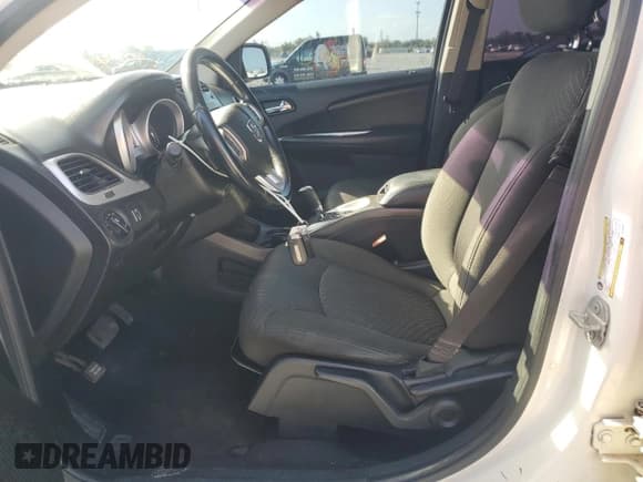 ✅ 2019 Dodge Journey SE • VIN: 3C4PDCBB5KT794342 • Lot: 85486415. Wystawiony na Copart z przebiegiem 181 784 mil. Bezpłatny archiwum sprzedaży aukcyjnych z USA i szczegółowy raport historii pojazdu na DreamBid. Zdjęcie 7.