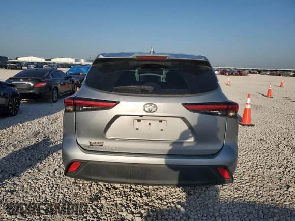 ✅ 2020 Toyota Highlander L • VIN: 5TDCZRBH8LS030357 • Lot: 52775755. Listed on Copart with 106,402 mi. Free auction sales archive from the USA and detailed vehicle history report at DreamBid. Image 6.