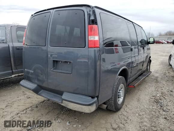 2017 Chevrolet Express Passenger LT z VIN 1GAWGFFF8H1244398, wystawiony jako Copart lot #51238305 z przebiegiem 127 510 mil mil oraz Szkoda całkowita • Salvage title. Historia ofert i sprzedaży dostępna na DreamBid. Obrazek 3.