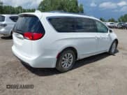 ✅ 2018 Chrysler Pacifica Touring L • VIN: 2C4RC1BG9JR141879 • Lot: 42801376. Wystawiony na IAAI z przebiegiem 137 968 mil. Bezpłatny archiwum sprzedaży aukcyjnych z USA i szczegółowy raport historii pojazdu na DreamBid. Zdjęcie 4.