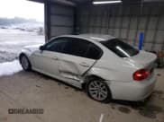 ✅ 2006 BMW 3 Series 325i • VIN: WBAVB17536NK35556 • Lot: 55650085. Wystawiony na Copart z przebiegiem 149 964 mil. Bezpłatny archiwum sprzedaży aukcyjnych z USA i szczegółowy raport historii pojazdu na DreamBid. Zdjęcie 2.