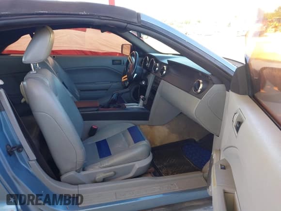 ✅ 2007 Ford Mustang Deluxe • VIN: 1ZVFT84NX75297925 • Lot: 43607791. Listed on IAAI with 110,074 mi. Free auction sales archive from the USA and detailed vehicle history report at DreamBid. Image 5.