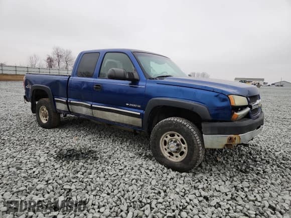 ✅ 2003 Chevrolet Silverado 2500HD LS • VIN: 1GCHK29U13E265418 • Lot: 92708415. Wystawiony na Copart z przebiegiem 211 182 mil. Bezpłatny archiwum sprzedaży aukcyjnych z USA i szczegółowy raport historii pojazdu na DreamBid. Zdjęcie 4.