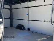 ✅ 2024 Mercedes-Benz Sprinter • VIN: W1Y4NBHY7RT191884 • Лот: 44954555. Опубликован ранее на Copart с пробегом 16 миль. Бесплатный доступ к архиву аукционных продаж из США и подробный отчёт об истории автомобиля на DreamBid. Изображение 10.