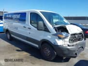 ✅ 2019 Ford Transit • VIN: 1FTYR2YM2KKA85216 • Lot: 42207747. Wystawiony na IAAI z przebiegiem 106 304 mil. Bezpłatny archiwum sprzedaży aukcyjnych z USA i szczegółowy raport historii pojazdu na DreamBid. Zdjęcie 1.