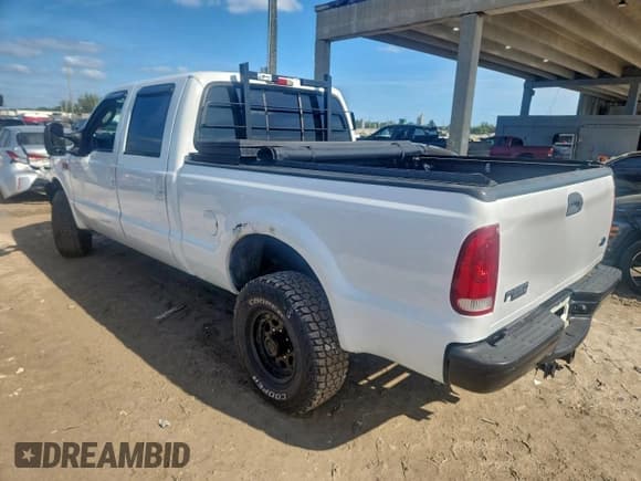 ✅ 2004 Ford F-250 XL • VIN: 1FTNW21S94EA21275 • Лот: 94861445. Опубликован ранее на Copart с пробегом 155 574 миль. Бесплатный доступ к архиву аукционных продаж из США и подробный отчёт об истории автомобиля на DreamBid. Изображение 2.