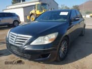 ✅ 2009 Hyundai Genesis • VIN: KMHGC46E69U046515 • Lot: 43634289. Wystawiony na IAAI z przebiegiem 195 447 mil. Bezpłatny archiwum sprzedaży aukcyjnych z USA i szczegółowy raport historii pojazdu na DreamBid. Zdjęcie 2.